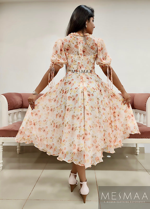 White peach floral dress – Mesmaa